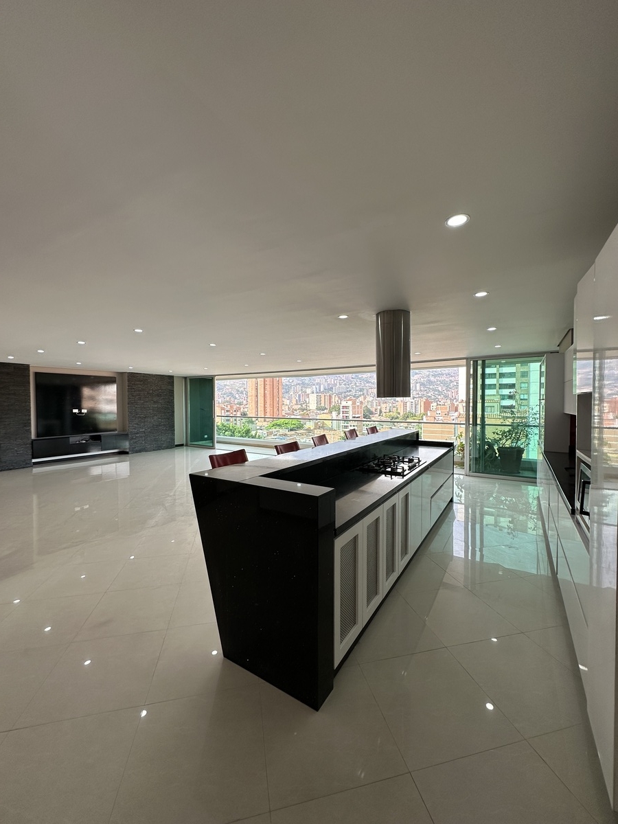 penthouse de lujo laurles, apartamentos laureles, propiedades laureles