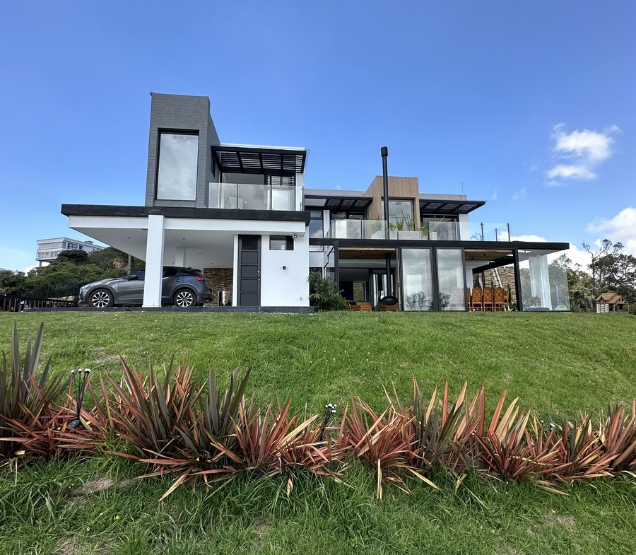 casas de lujo medellin, propiedades de lujo poblado, casa campestre envigado