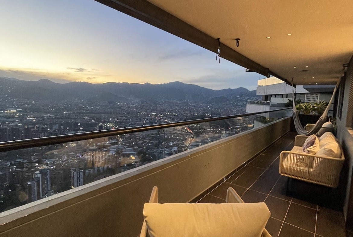 Apartamento de lujo poblado, apartamento airbnb, apartamento amoblado poblado, apartamentos medellin