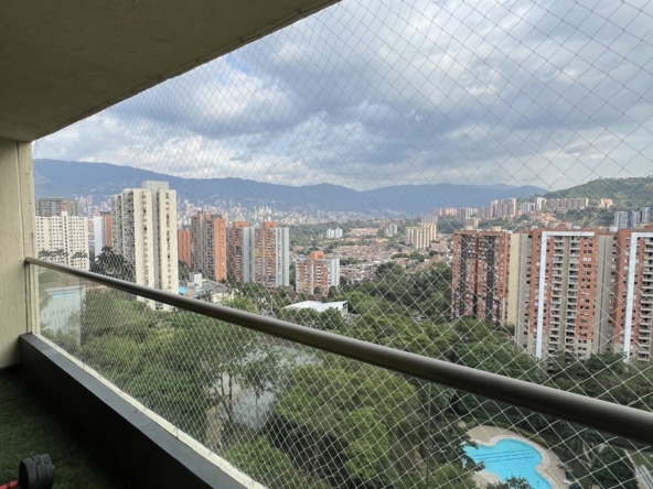 apartamento en venta en Los Bernal con vista