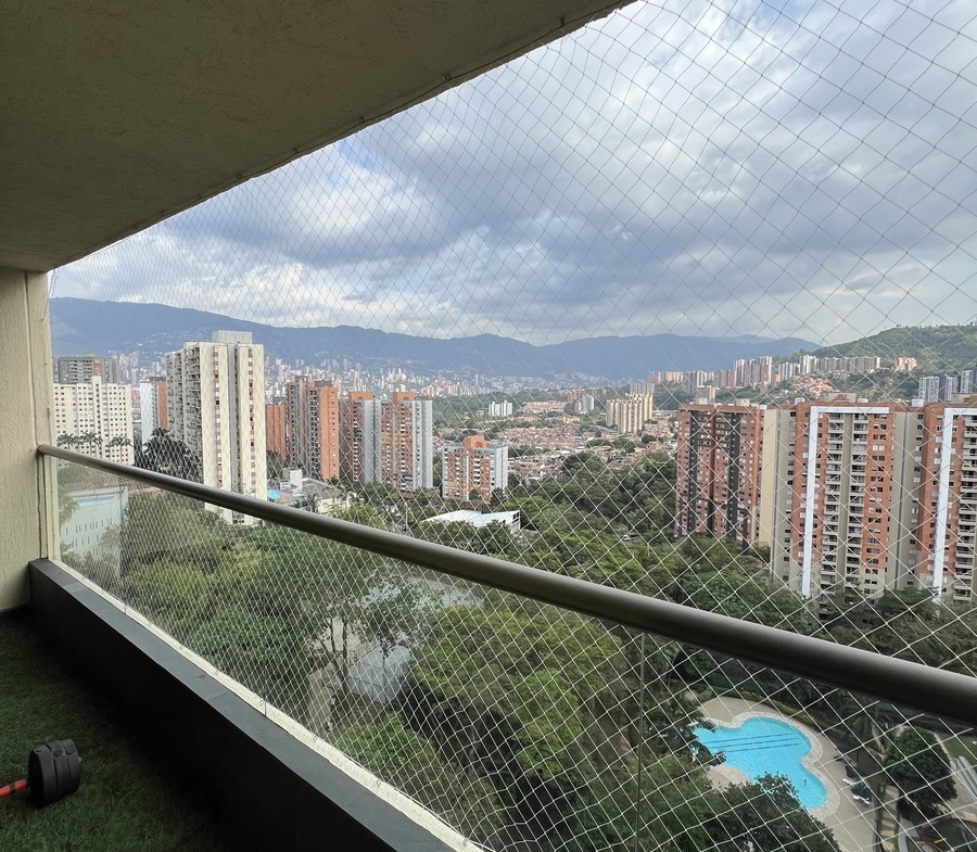 apartamento en venta en Los Bernal con vista