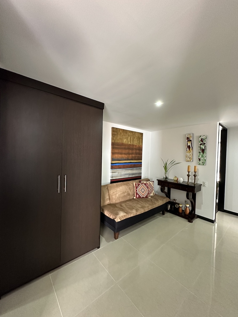 Apartamento en el poblado con una excelente vista