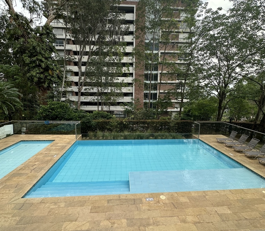 Apartamento en el poblado con una excelente vista