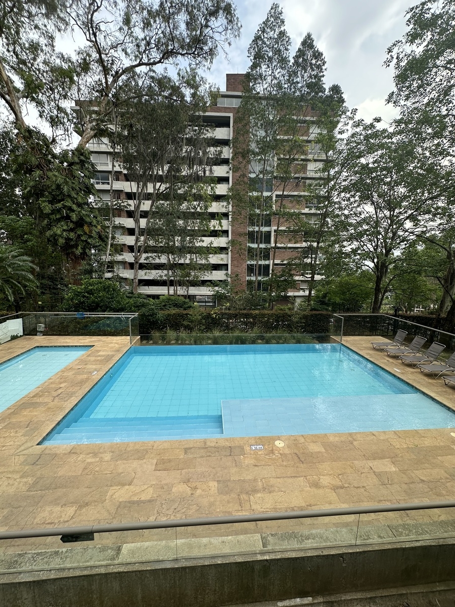 Apartamento en el poblado con una excelente vista