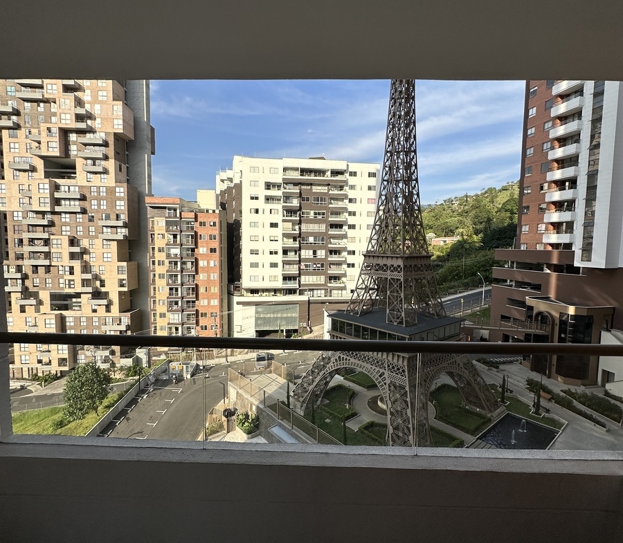 apartamento para rentar amoblado con vista a la torre parís