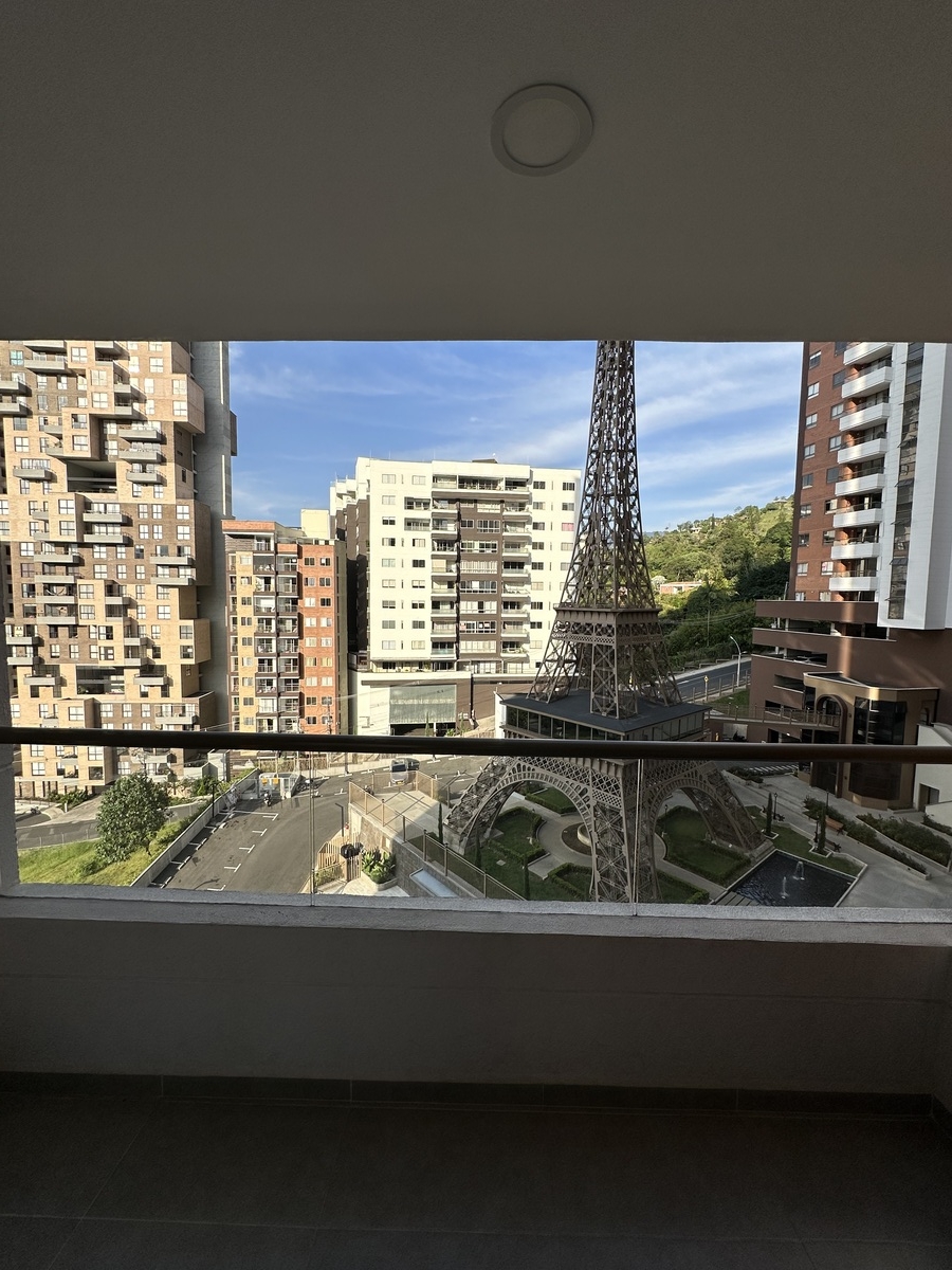 apartamento para rentar amoblado con vista a la torre parís