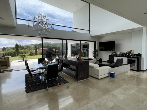 casa campestre en palmas lujosa, casa de lujo en palmas, casa para la venta