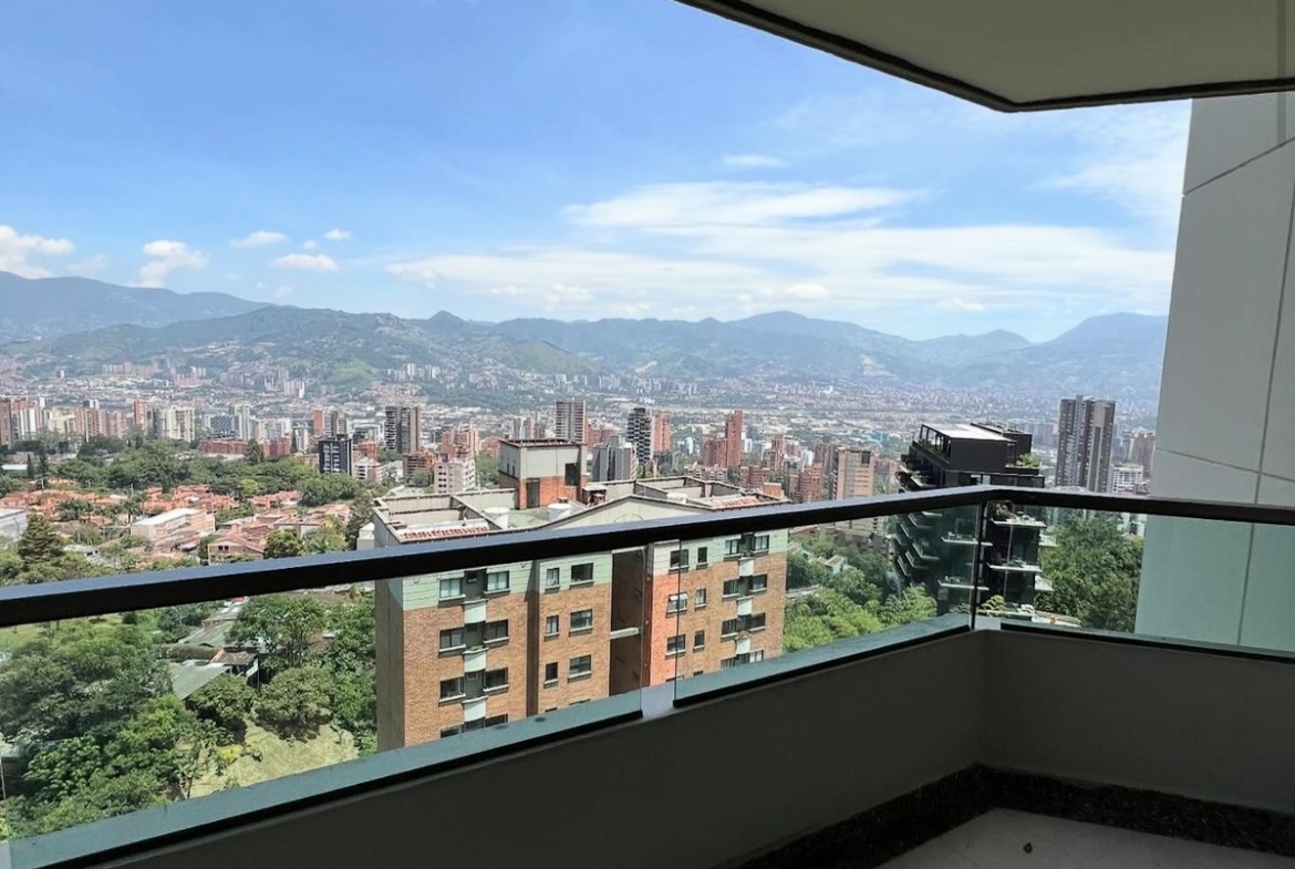 venta de apartamento a pasos del cc tesoro