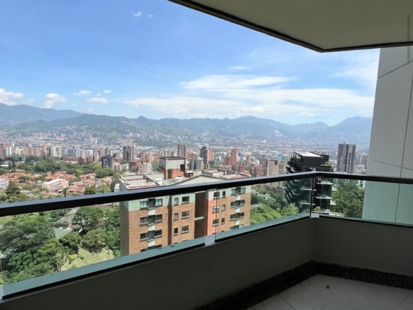 venta de apartamento a pasos del cc tesoro