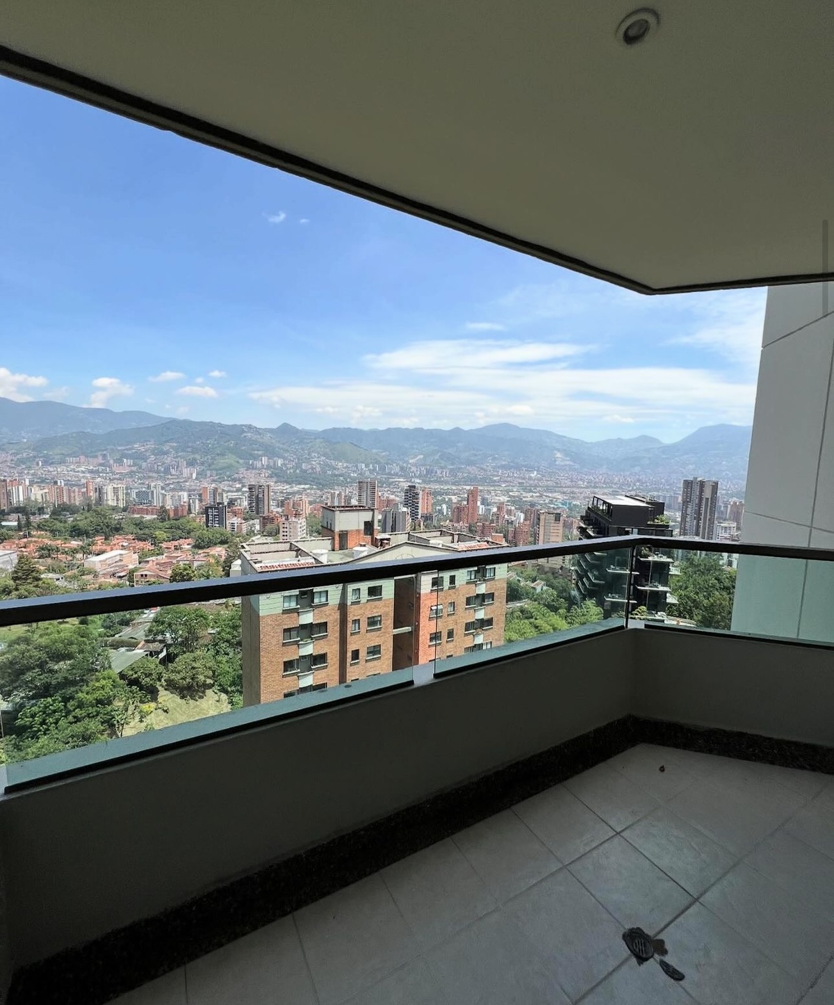 venta de apartamento a pasos del cc tesoro