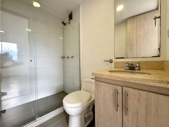 Venta, Medellin, apartamento, UPB, Centro comercial Florida, Facultad de Minas, Exito de la 80, metro de la 80, Laureles, Colores