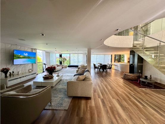 casa de lujo, elegancia, jacuzzi, terraza, envigado, exclusividad, moderna, amplitud, gym, billar, poblado, hermosa vista, naturaleza, zonas verdes
