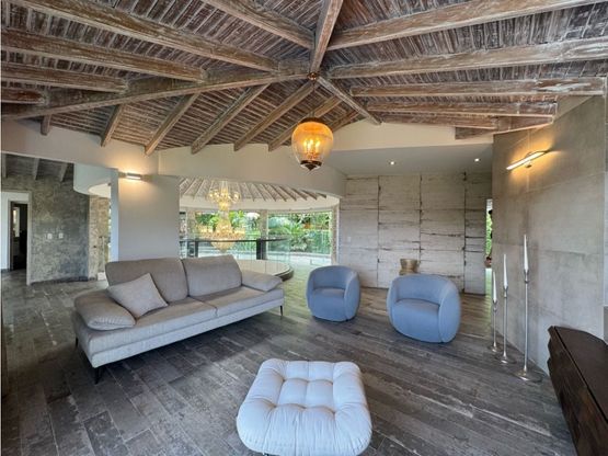casa de lujo, elegancia, jacuzzi, terraza, envigado, exclusividad, moderna, amplitud, gym, billar, poblado, hermosa vista, naturaleza, zonas verdes