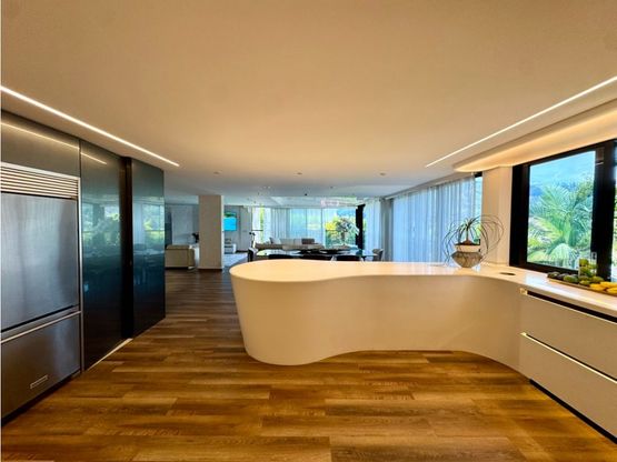 casa de lujo, elegancia, jacuzzi, terraza, envigado, exclusividad, moderna, amplitud, gym, billar, poblado, hermosa vista, naturaleza, zonas verdes