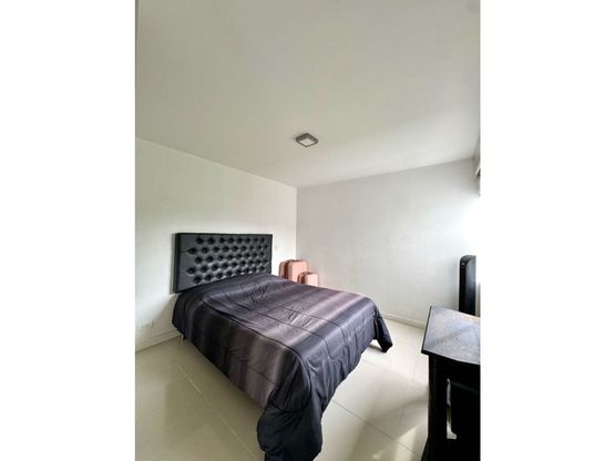Medellín En Venta Poblado Loma de los Bernal Lujo Apartamento