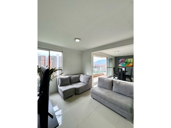Medellín En Venta Poblado Loma de los Bernal Lujo Apartamento