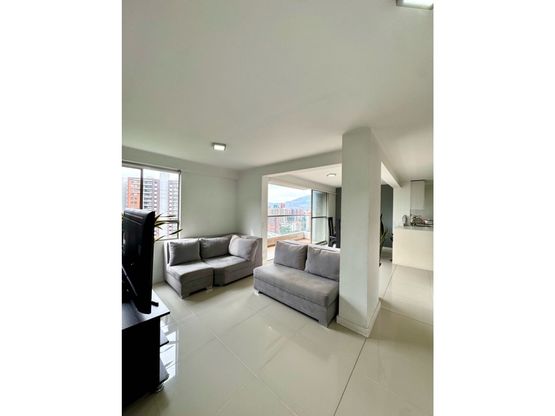 Medellín En Venta Poblado Loma de los Bernal Lujo Apartamento