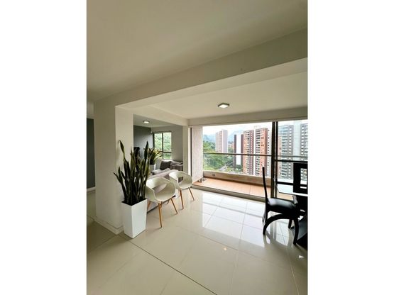 Medellín En Venta Poblado Loma de los Bernal Lujo Apartamento