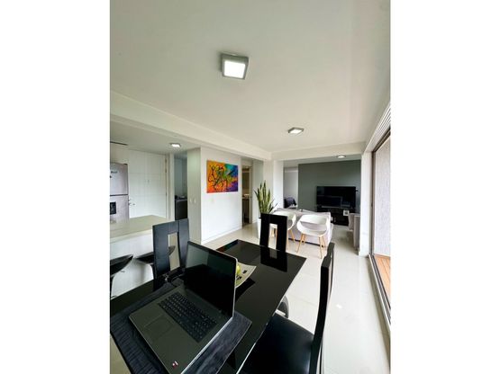 Medellín En Venta Poblado Loma de los Bernal Lujo Apartamento