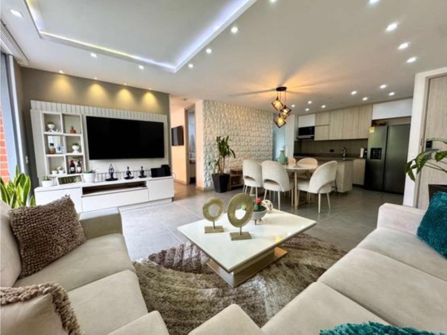 Envigado, el escobero, renta apartamento, propiedades medellin, rentas el poblado