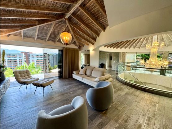 casa de lujo, elegancia, jacuzzi, terraza, envigado, exclusividad, moderna, amplitud, gym, billar, poblado, hermosa vista, naturaleza, zonas verdes