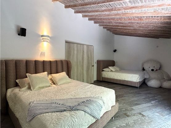 casa de lujo, elegancia, jacuzzi, terraza, envigado, exclusividad, moderna, amplitud, gym, billar, poblado, hermosa vista, naturaleza, zonas verdes