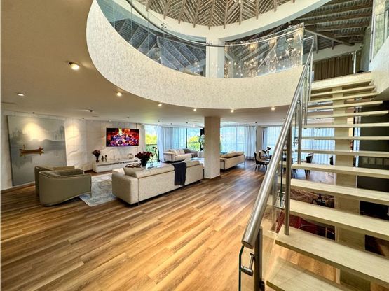 casa de lujo, elegancia, jacuzzi, terraza, envigado, exclusividad, moderna, amplitud, gym, billar, poblado, hermosa vista, naturaleza, zonas verdes