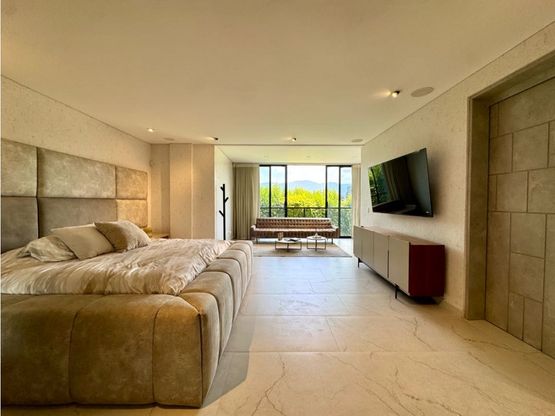 casa de lujo, elegancia, jacuzzi, terraza, envigado, exclusividad, moderna, amplitud, gym, billar, poblado, hermosa vista, naturaleza, zonas verdes