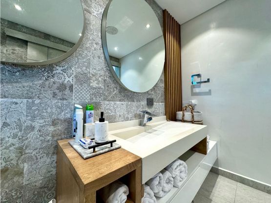 casa de lujo, elegancia, jacuzzi, terraza, envigado, exclusividad, moderna, amplitud, gym, billar, poblado, hermosa vista, naturaleza, zonas verdes