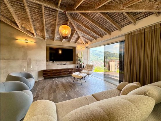 casa de lujo, elegancia, jacuzzi, terraza, envigado, exclusividad, moderna, amplitud, gym, billar, poblado, hermosa vista, naturaleza, zonas verdes
