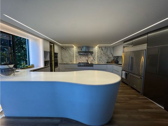 casa de lujo, elegancia, jacuzzi, terraza, envigado, exclusividad, moderna, amplitud, gym, billar, poblado, hermosa vista, naturaleza, zonas verdes