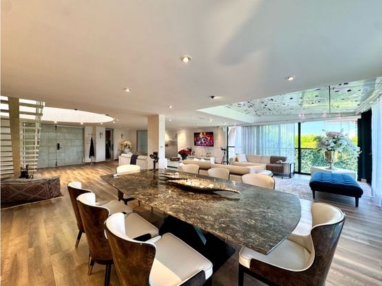 casa de lujo, elegancia, jacuzzi, terraza, envigado, exclusividad, moderna, amplitud, gym, billar, poblado, hermosa vista, naturaleza, zonas verdes
