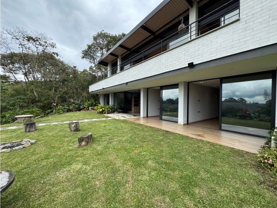 Casa campestre, naturaleza, arquitectura, diseño, lujo, exclusividad, amplitud, comodidad, jacuzzi, vista panorámica.