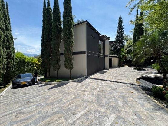 casa de lujo, elegancia, jacuzzi, terraza, envigado, exclusividad, moderna, amplitud, gym, billar, poblado, hermosa vista, naturaleza, zonas verdes