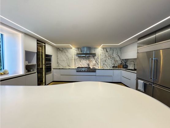 casa de lujo, elegancia, jacuzzi, terraza, envigado, exclusividad, moderna, amplitud, gym, billar, poblado, hermosa vista, naturaleza, zonas verdes