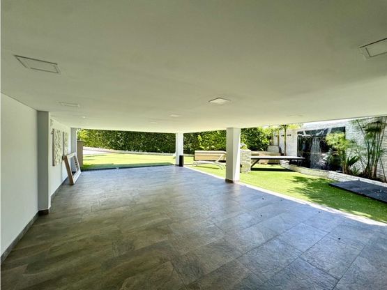 casa de lujo, elegancia, jacuzzi, terraza, envigado, exclusividad, moderna, amplitud, gym, billar, poblado, hermosa vista, naturaleza, zonas verdes